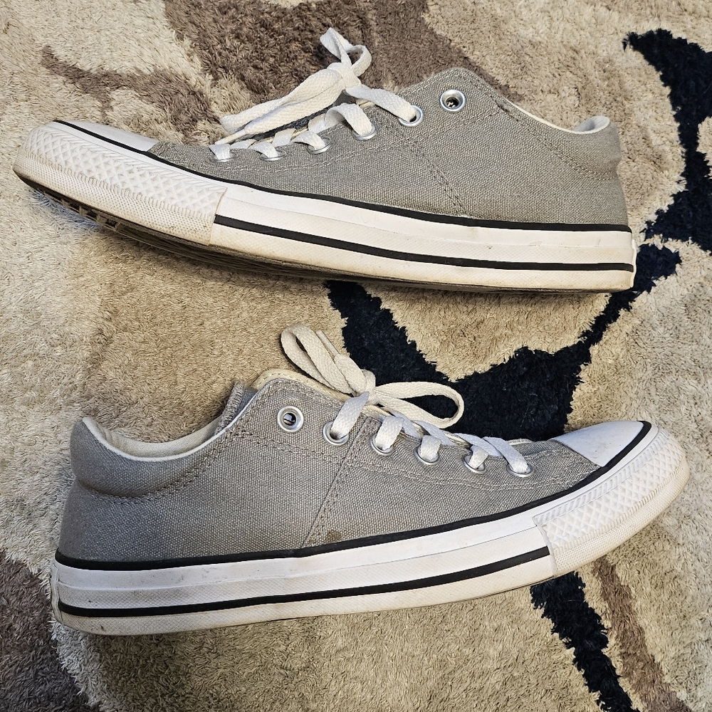 EUC Low-top Converse